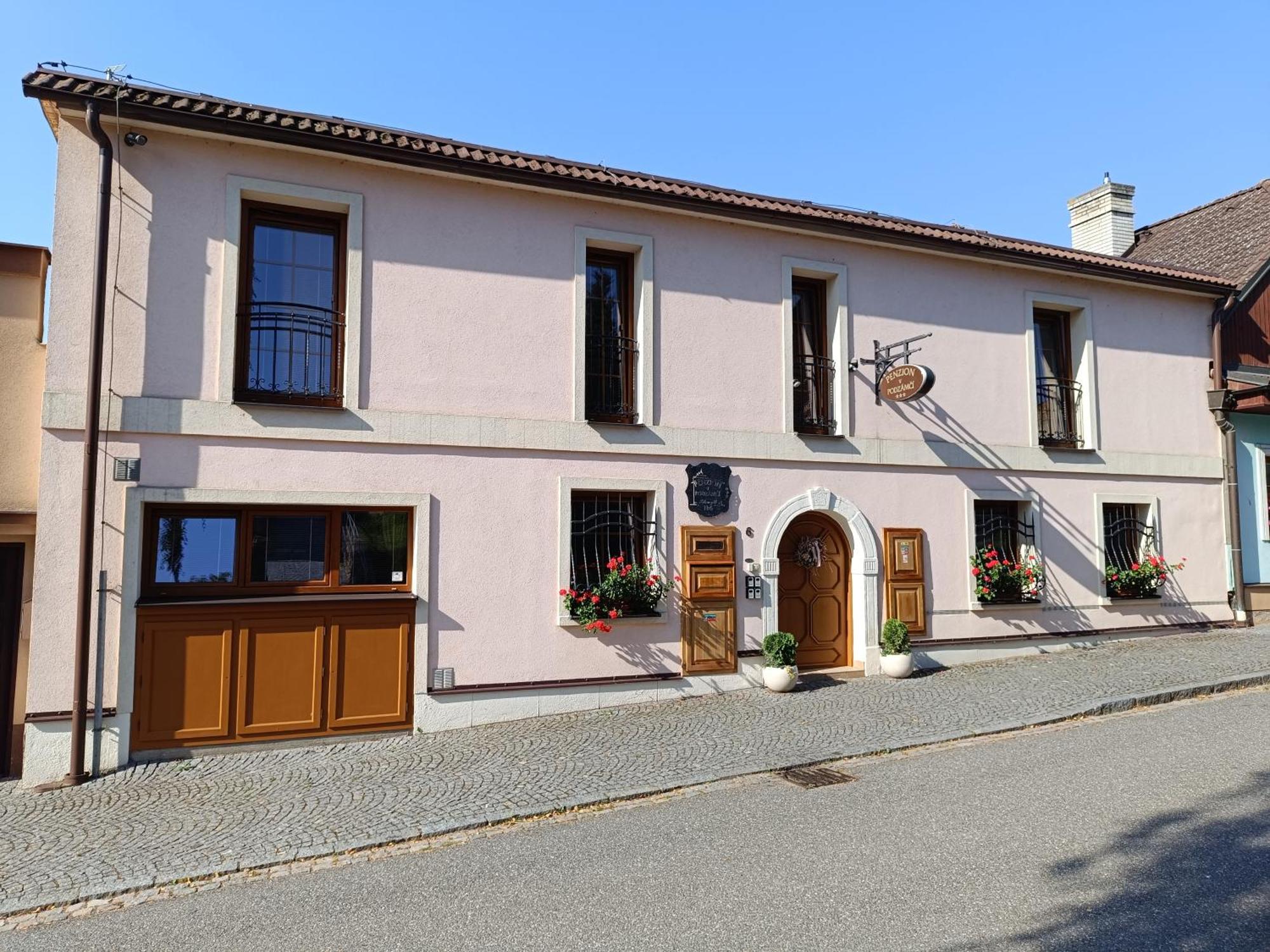 Penzion V Podzamci Litomysl Bagian luar foto