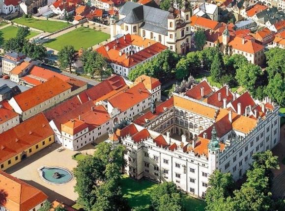 Penzion V Podzamci Litomysl Bagian luar foto